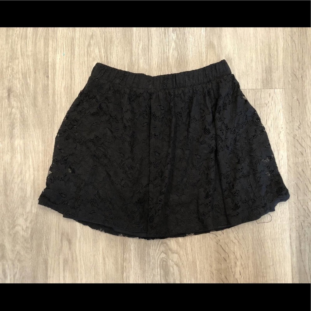 Forever 21 Women's Black Lace Overlay Pull On Elastic Waist A-Line Skirt sz S